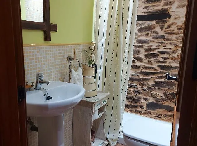 Casa Maruja, * 푸에블라 데 사나브리아